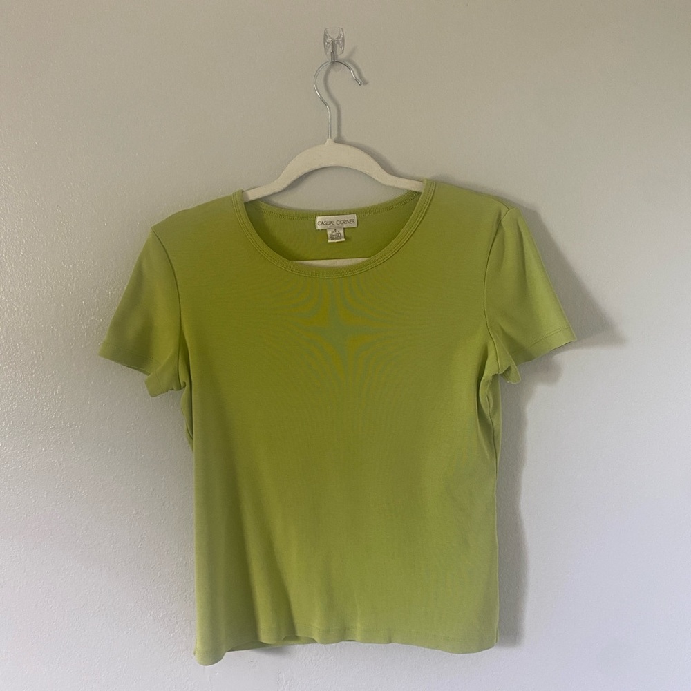 Casual Corner women's chartreuse short sleeve t-shirt size M cotton dopamine